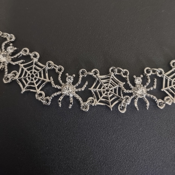 Halloween Spiders and Webs Necklace - Picture 4 of 5